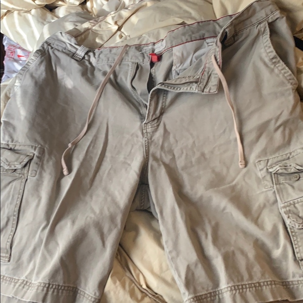 Men’s cargo shorts